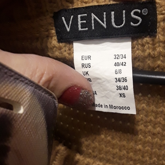 sweater - Picture 2 of 2